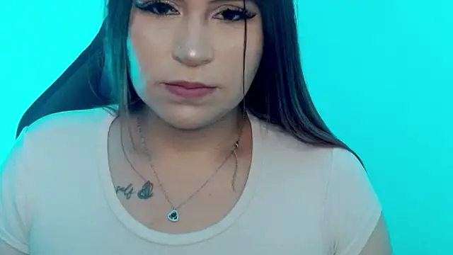 Snapshot of cata__gutierrez_ chatting on 8, 7, 2026 cata gutierrez online show from 8, 7, 2026