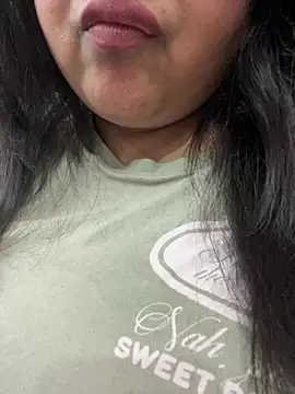 smile pretty online show from 23, 2, 2026