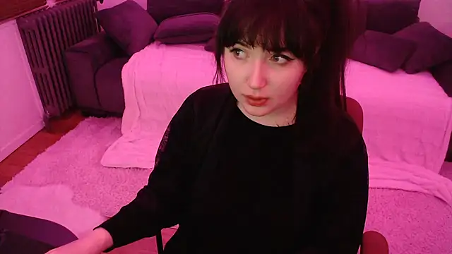Snapshot of Lynylou chatting on 9, 12, 2024 Lynylou online show from 9, 12, 2024