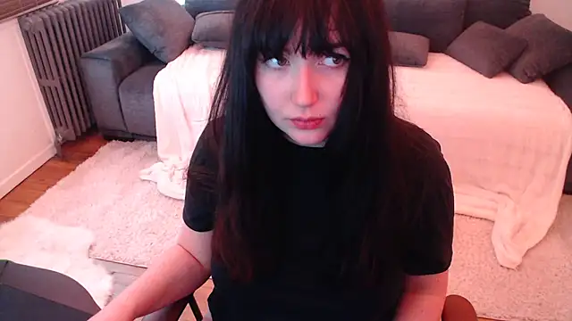 Snapshot of Lynylou chatting on 10, 12, 2024 Lynylou online show from 10, 12, 2024