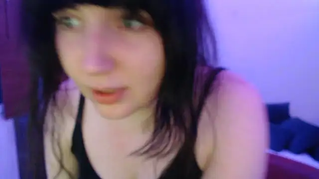 Snapshot of Lynylou chatting on 11, 12, 2024 Lynylou online show from 11, 12, 2024