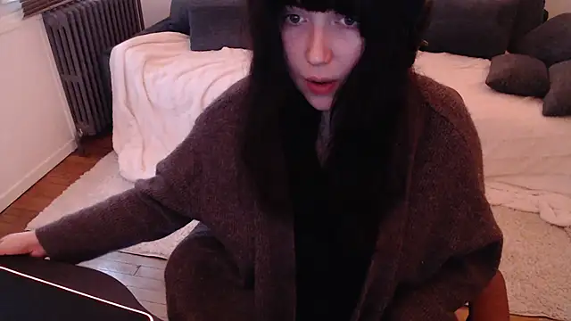Snapshot of Lynylou chatting on 25, 12, 2024 Lynylou online show from 25, 12, 2024