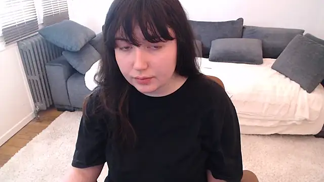 Snapshot of Lynylou chatting on 27, 2, 2025 Lynylou online show from 27, 2, 2025