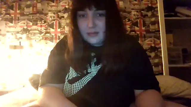 Snapshot of Lynylou chatting on 10, 9, 2025 Lynylou online show from 10, 9, 2025