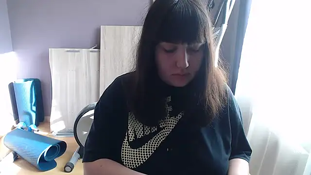 Snapshot of Lynylou chatting on 11, 9, 2025 Lynylou online show from 11, 9, 2025