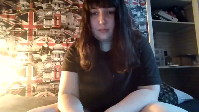 Snapshot of Lynylou chatting on 17, 9, 2025 Lynylou online show from 17, 9, 2025
