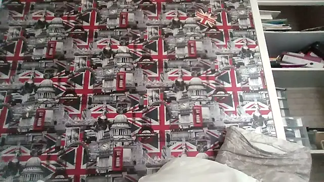 Snapshot of Lynylou chatting on 24, 10, 2025 Lynylou online show from 24, 10, 2025