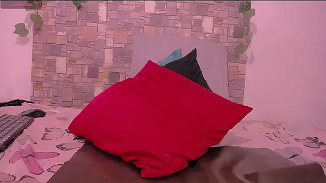 Snapshot of CrazyRousex chatting on 29, 1, 2025 CrazyRousex online show from 29, 1, 2025