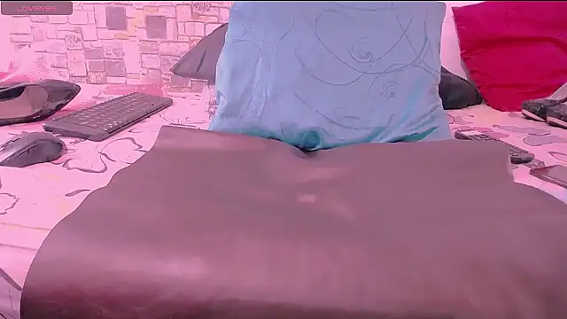 Snapshot of CrazyRousex chatting on 19, 2, 2025 CrazyRousex online show from 19, 2, 2025