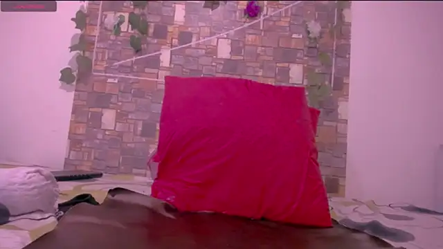 Snapshot of CrazyRousex chatting on 25, 9, 2025 CrazyRousex online show from 25, 9, 2025