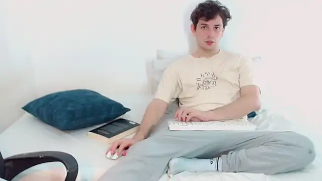 Snapshot of Elio555 chatting on 16, 12, 2024 Elio555 online show from 16, 12, 2024