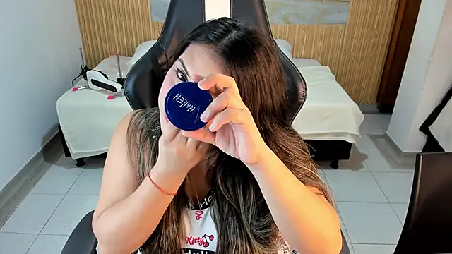 Snapshot of samy_19_ chatting on 4, 12, 2025 samy 19 online show from 4, 12, 2025