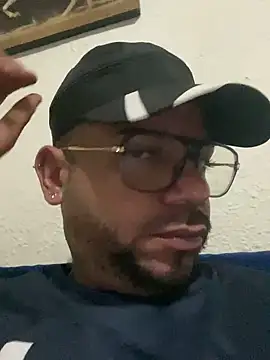 Snapshot of rich0431 chatting on 25, 12, 2024 rich0431 online show from 25, 12, 2024