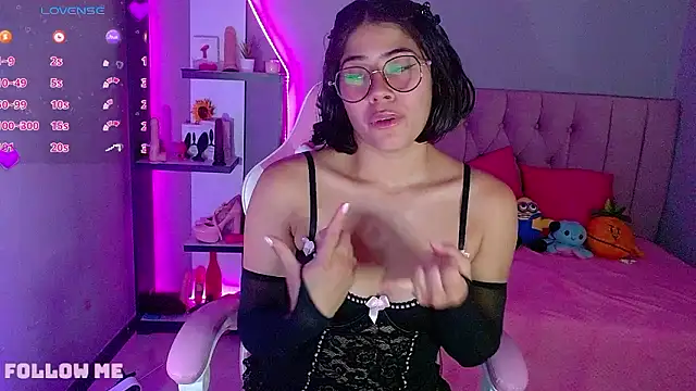 Snapshot of LoaLuxury chatting on 7, 12, 2024 LoaLuxury online show from 7, 12, 2024