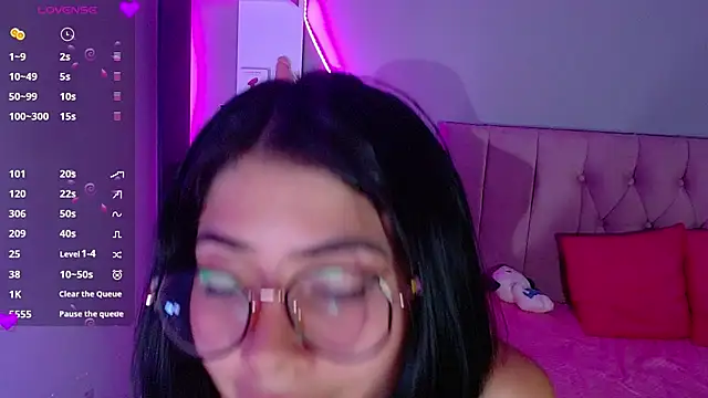 Snapshot of LoaLuxury chatting on 14, 12, 2024 LoaLuxury online show from 14, 12, 2024