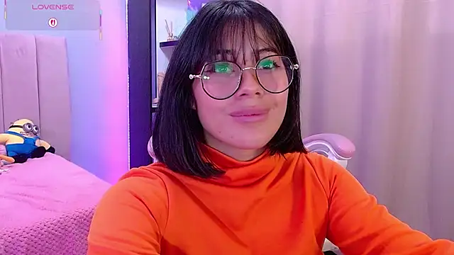 Snapshot of LoaLuxury chatting on 7, 3, 2025 LoaLuxury online show from 7, 3, 2025