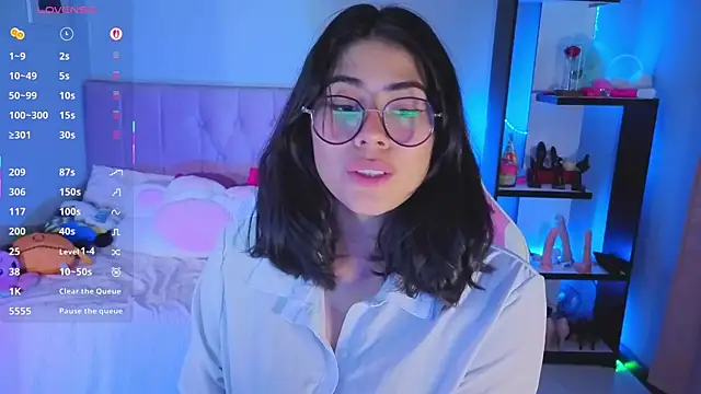 Snapshot of LoaLuxury chatting on 19, 9, 2025 LoaLuxury online show from 19, 9, 2025