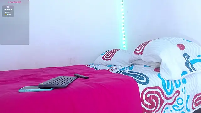 Emelyross  online show from 27, 2, 2026