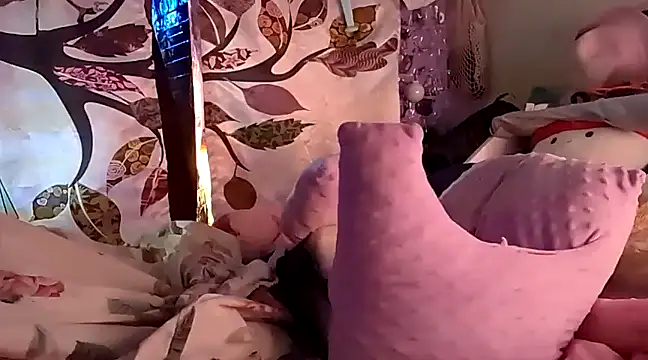 Snapshot of gurlnips chatting on 25, 2, 2025 gurlnips online show from 25, 2, 2025