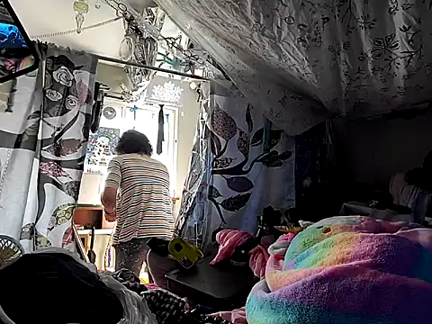 Snapshot of gurlnips chatting on 28, 2, 2025 gurlnips online show from 28, 2, 2025