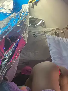 Snapshot of gurlnips chatting on 11, 3, 2025 gurlnips online show from 11, 3, 2025