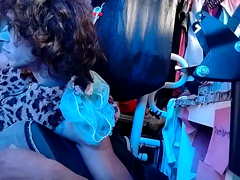 Snapshot of gurlnips chatting on 8, 9, 2025 gurlnips online show from 8, 9, 2025