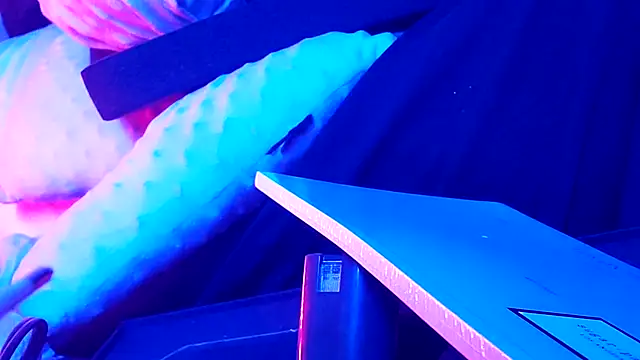 Snapshot of gurlnips chatting on 9, 9, 2025 gurlnips online show from 9, 9, 2025