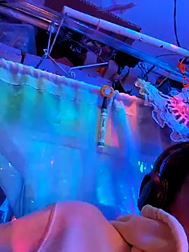 Snapshot of gurlnips chatting on 11, 10, 2025 gurlnips online show from 11, 10, 2025