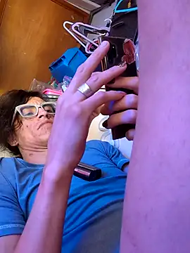 Snapshot of gurlnips chatting on 19, 10, 2025 gurlnips online show from 19, 10, 2025