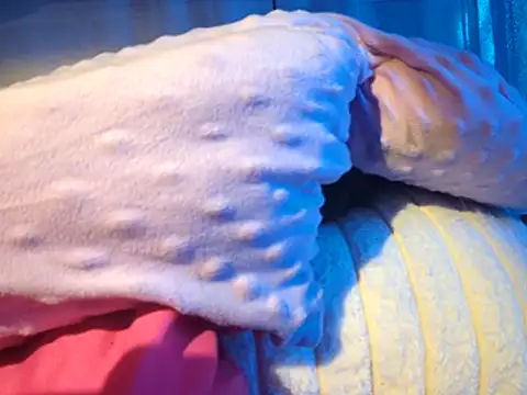 Snapshot of gurlnips chatting on 29, 10, 2025 gurlnips online show from 29, 10, 2025