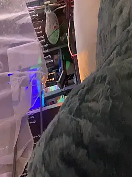 Snapshot of gurlnips chatting on 2, 12, 2025 gurlnips online show from 2, 12, 2025