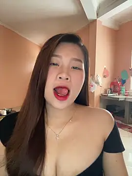 Snapshot of Bae1103 chatting on 5, 3, 2025 Bae1103 online show from 5, 3, 2025