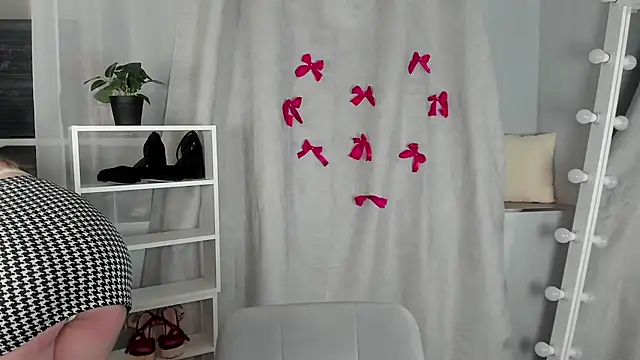 Snapshot of Rebecca_Kelly chatting on 3, 2, 2025 Rebecca Kelly online show from 3, 2, 2025