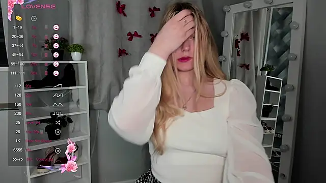 Snapshot of Rebecca_Kelly chatting on 14, 3, 2025 Rebecca Kelly online show from 14, 3, 2025