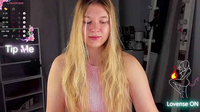 Snapshot of Rebecca_Kelly chatting on 27, 9, 2025 Rebecca Kelly online show from 27, 9, 2025