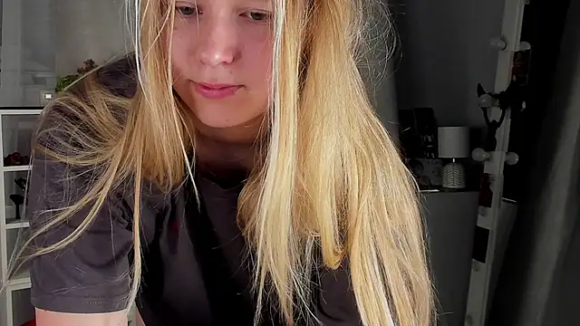 Snapshot of Rebecca_Kelly chatting on 2, 10, 2025 Rebecca Kelly online show from 2, 10, 2025