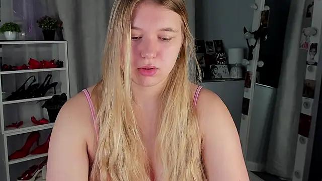 Snapshot of Rebecca_Kelly chatting on 14, 10, 2025 Rebecca Kelly online show from 14, 10, 2025