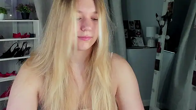 Snapshot of Rebecca_Kelly chatting on 20, 10, 2025 Rebecca Kelly online show from 20, 10, 2025