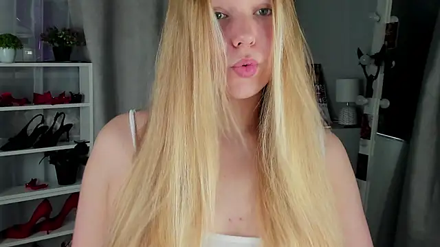 Snapshot of Rebecca_Kelly chatting on 21, 10, 2025 Rebecca Kelly online show from 21, 10, 2025