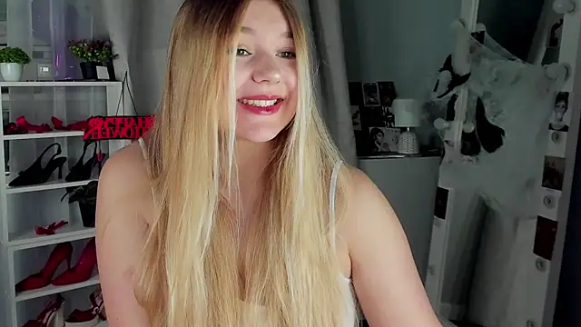 Snapshot of Rebecca_Kelly chatting on 1, 11, 2025 Rebecca Kelly online show from 1, 11, 2025