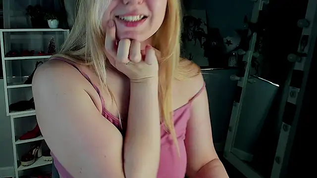 Snapshot of Rebecca_Kelly chatting on 22, 12, 2025 Rebecca Kelly online show from 22, 12, 2025