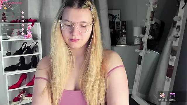 Snapshot of Rebecca_Kelly chatting on 16, 2, 2026 Rebecca Kelly online show from 16, 2, 2026