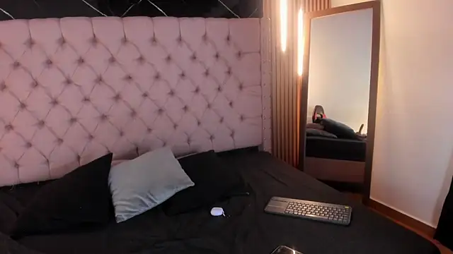 Snapshot of ShanellBlack chatting on 4, 10, 2025 ShanellBlack online show from 4, 10, 2025