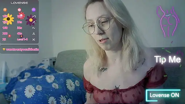Snapshot of NaozuQAce chatting on 8, 4, 2026 NaozuQAce online show from 8, 4, 2026