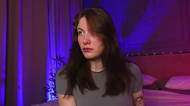 Liv Fay online show from 20, 12, 2025