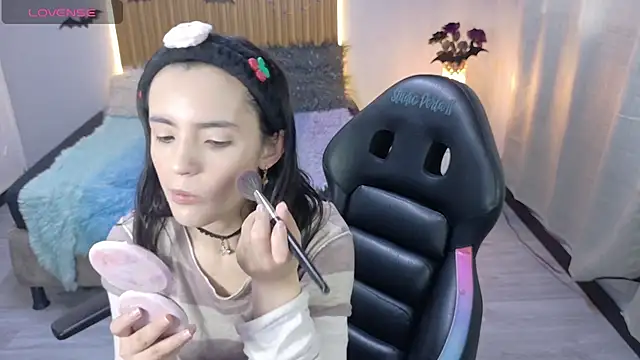 Snapshot of sailor_moon07 chatting on 14, 10, 2025 sailor moon07 online show from 14, 10, 2025