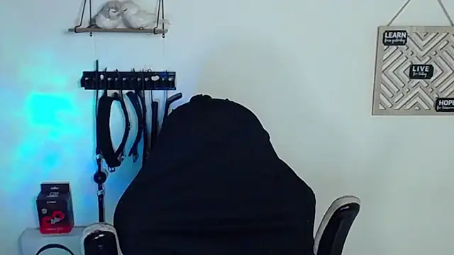 Alan hadid1 online show from 31, 1, 2025