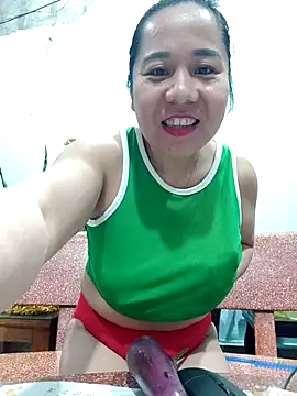 Snapshot of Queen_18200 chatting on 27, 2, 2025 Queen 18200 online show from 27, 2, 2025