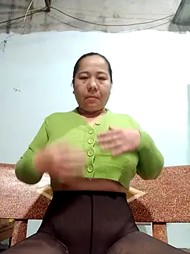 Snapshot of Queen_18200 chatting on 23, 11, 2025 Queen 18200 online show from 23, 11, 2025