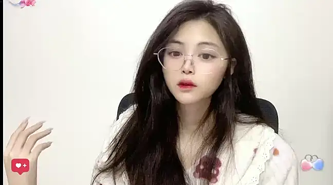 Snapshot of ---MIA--- chatting on 7, 2, 2025 ---MIA--- online show from 7, 2, 2025